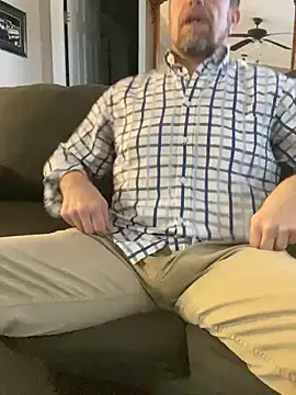 Snapshot of Realybigdill chatting on 12.18.25 Realybigdill online show from 12.18.25