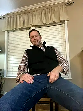 Snapshot of Realybigdill chatting on 12.21.25 Realybigdill online show from 12.21.25