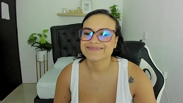 zoe danae  online show from 12.26.24