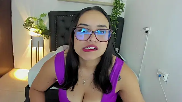 zoe danae  online show from 12.29.24