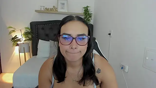 zoe danae  online show from 01.14.25