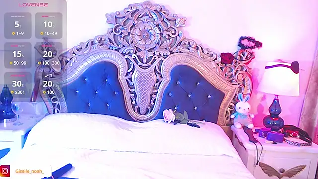 Giselle Noah online show from 09.18.25