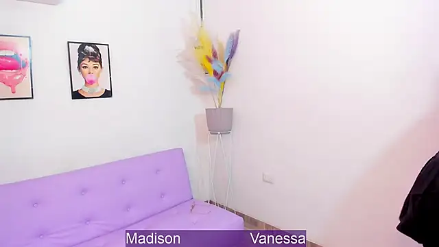 Snapshot of Wetnaughtygirls chatting on 11.21.25 Wetnaughtygirls online show from 11.21.25