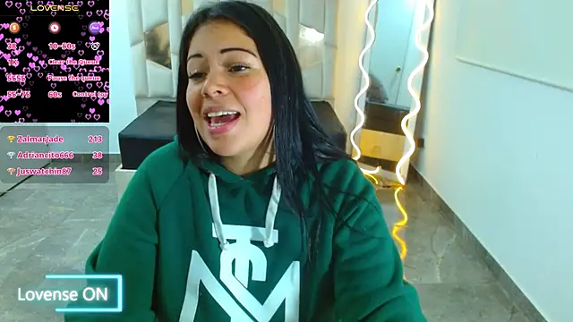 Snapshot of martinna_tay chatting on 01.31.25 martinna tay online show from 01.31.25