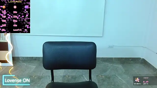 Snapshot of martinna_tay chatting on 03.22.25 martinna tay online show from 03.22.25