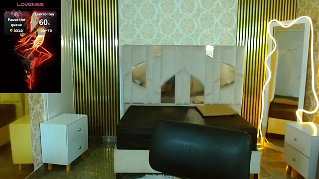 Snapshot of martinna_tay chatting on 09.28.25 martinna tay online show from 09.28.25