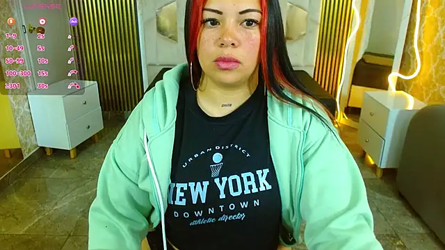 Snapshot of martinna_tay chatting on 10.01.25 martinna tay online show from 10.01.25