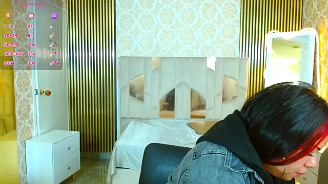 Snapshot of martinna_tay chatting on 10.02.25 martinna tay online show from 10.02.25