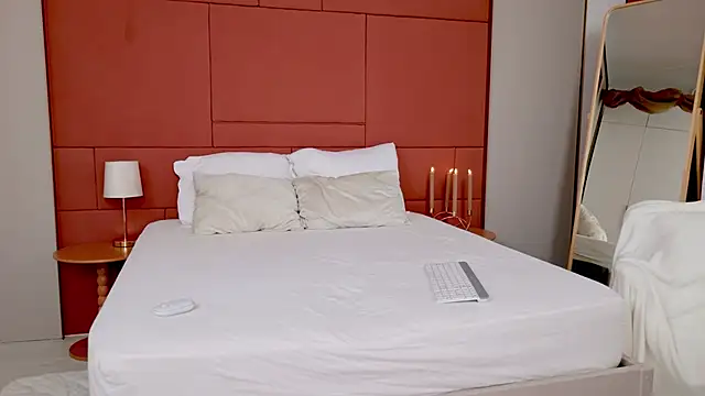 LilouKat online show from 04.06.26