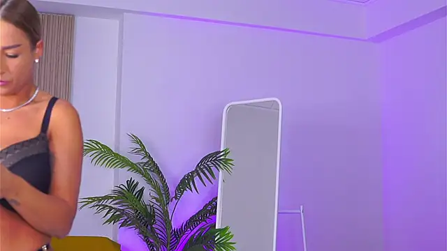 LovingBlondie online show from 01.08.25