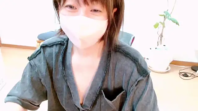Snapshot of CherryMomo chatting on 04.10.26 CherryMomo online show from 04.10.26