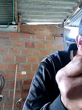 Snapshot of Janle_19c chatting on 12.04.24 Janle 19c online show from 12.04.24