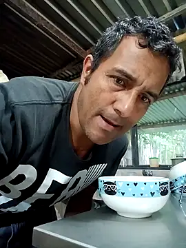 Snapshot of Janle_19c chatting on 01.24.25 Janle 19c online show from 01.24.25