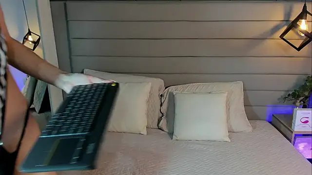 LadyLuminary online show from 11.26.25