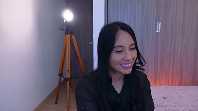 Snapshot of Miarouss3 chatting on 11.04.25 Miarouss3 online show from 11.04.25