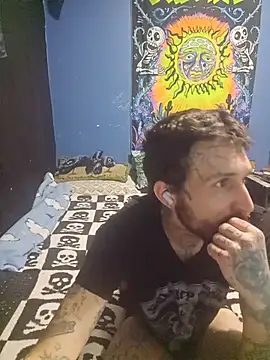 Snapshot of hungandtatted666 chatting on 12.03.25 hungandtatted666 online show from 12.03.25