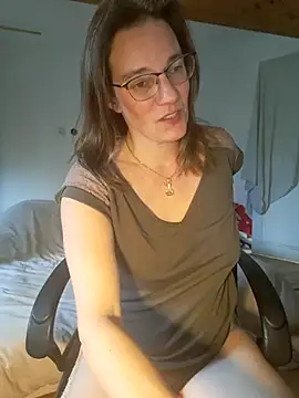 SpiceLea online show from 02.07.25