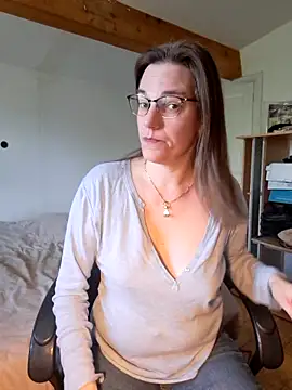 SpiceLea online show from 03.02.25