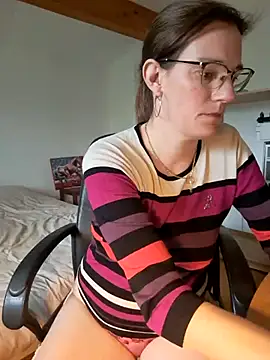 SpiceLea online show from 03.10.25