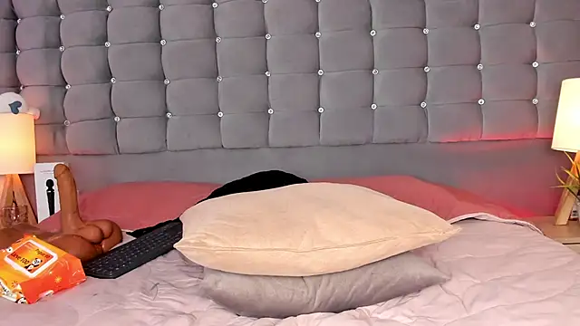 Snapshot of Poacahontasfg chatting on 02.01.25 Poacahontasfg online show from 02.01.25