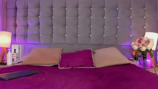 Snapshot of Poacahontasfg chatting on 02.22.25 Poacahontasfg online show from 02.22.25