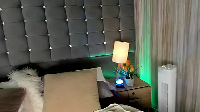 Snapshot of Poacahontasfg chatting on 03.16.25 Poacahontasfg online show from 03.16.25