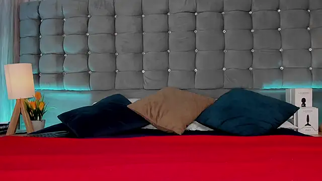 Snapshot of Poacahontasfg chatting on 09.22.25 Poacahontasfg online show from 09.22.25