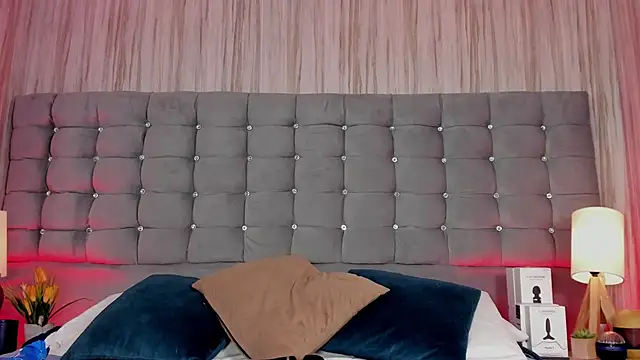 Snapshot of Poacahontasfg chatting on 09.23.25 Poacahontasfg online show from 09.23.25