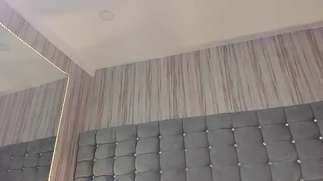 Snapshot of Poacahontasfg chatting on 12.04.25 Poacahontasfg online show from 12.04.25