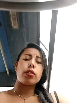 Snapshot of _andrea30 chatting on 02.17.25 andrea30 online show from 02.17.25