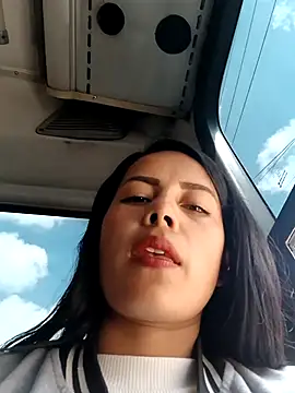 Snapshot of _andrea30 chatting on 02.19.25 andrea30 online show from 02.19.25