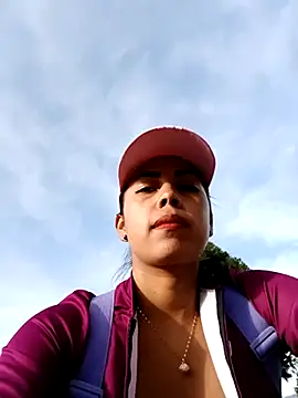 Snapshot of _andrea30 chatting on 02.20.25 andrea30 online show from 02.20.25