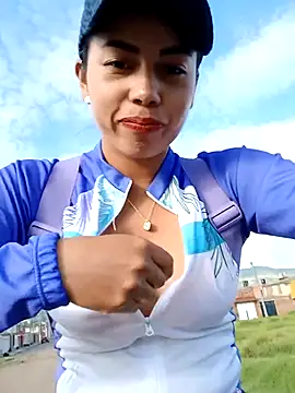 Snapshot of _andrea30 chatting on 02.21.25 andrea30 online show from 02.21.25