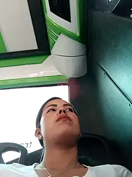 Snapshot of _andrea30 chatting on 02.21.25 andrea30 online show from 02.21.25