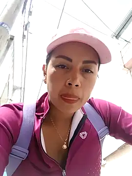 Snapshot of _andrea30 chatting on 02.25.25 andrea30 online show from 02.25.25