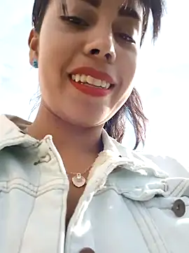 Snapshot of _andrea30 chatting on 03.21.25 andrea30 online show from 03.21.25