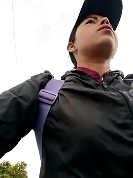 Snapshot of _andrea30 chatting on 09.17.25 andrea30 online show from 09.17.25