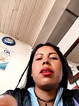 Snapshot of _andrea30 chatting on 11.04.25 andrea30 online show from 11.04.25