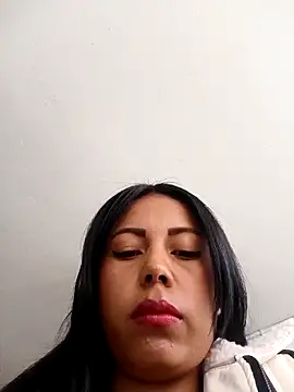 Snapshot of _andrea30 chatting on 11.19.25 andrea30 online show from 11.19.25