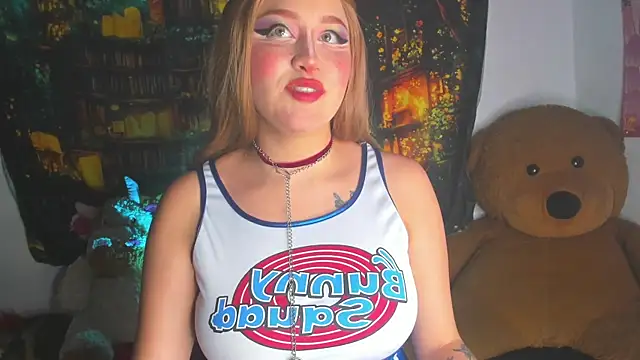 LailaCatt online show from 12.05.25