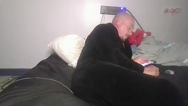 Snapshot of deepinnnnn chatting on 11.04.25 deepinnnnn online show from 11.04.25