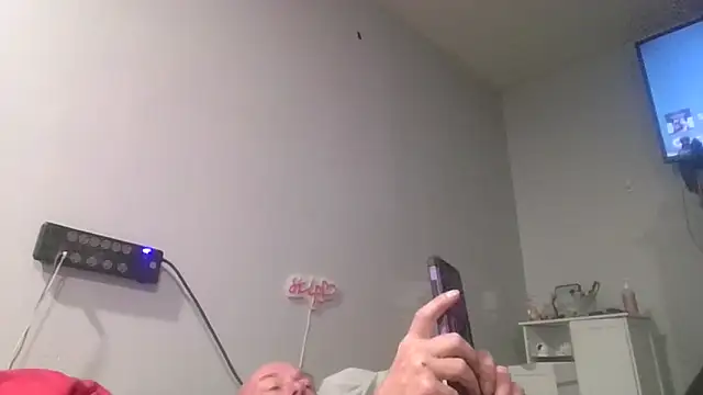 Snapshot of deepinnnnn chatting on 11.08.25 deepinnnnn online show from 11.08.25