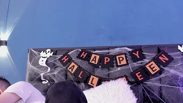 MikaelSlow online show from 10.22.25