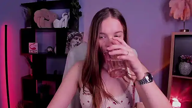 Snapshot of kenzie_x chatting on 12.31.24 kenzie x online show from 12.31.24