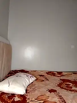 Snapshot of SquirtQueen222 chatting on 01.01.25 SquirtQueen222 online show from 01.01.25