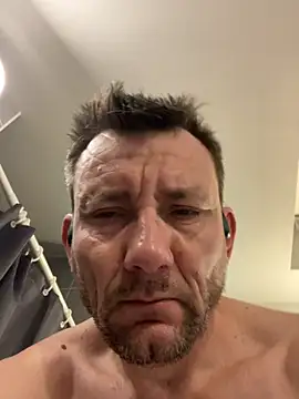 Snapshot of laputedudoc chatting on 12.17.25 laputedudoc online show from 12.17.25