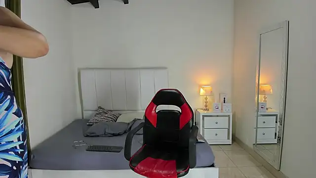 MarilynDavies online show from 12.27.24