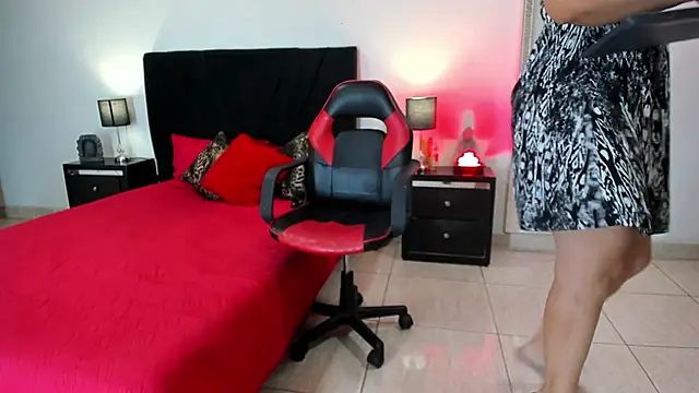 MarilynDavies online show from 01.18.25