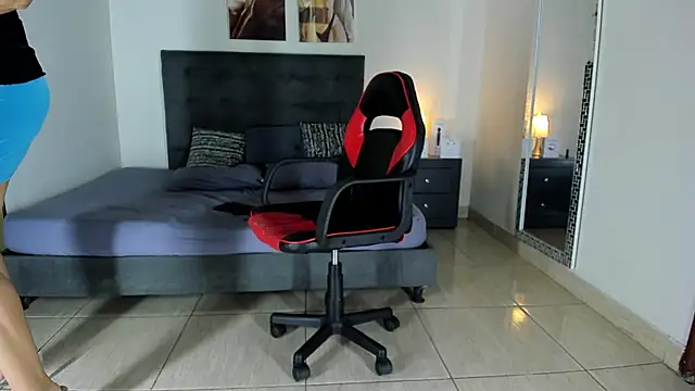 MarilynDavies online show from 01.23.25