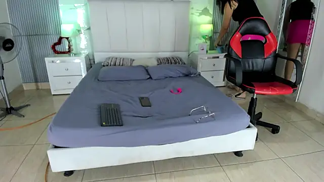 MarilynDavies online show from 02.13.25